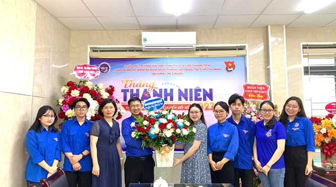  Chúc mừng Đoàn TNCS Hồ Chí Minh Trường Đại học Vinh nhân dịp kỷ niệm 92 năm Ngày thành lập Đoàn TNCS Hồ Chí Minh